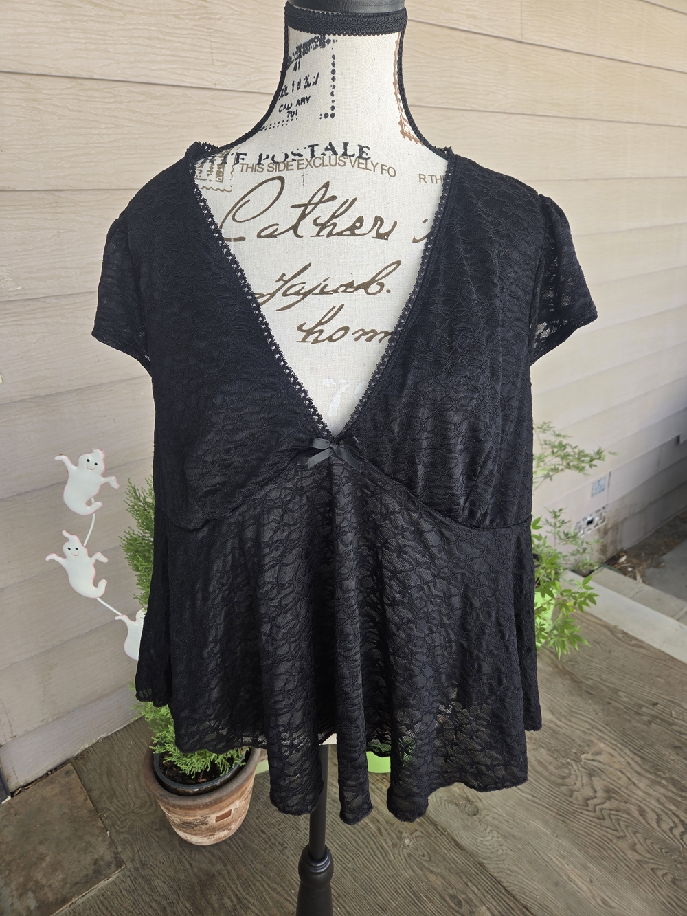 Torrid Lace Stretch Babydoll Top.high Low. V Neck With Bow Detail. Size 1XL